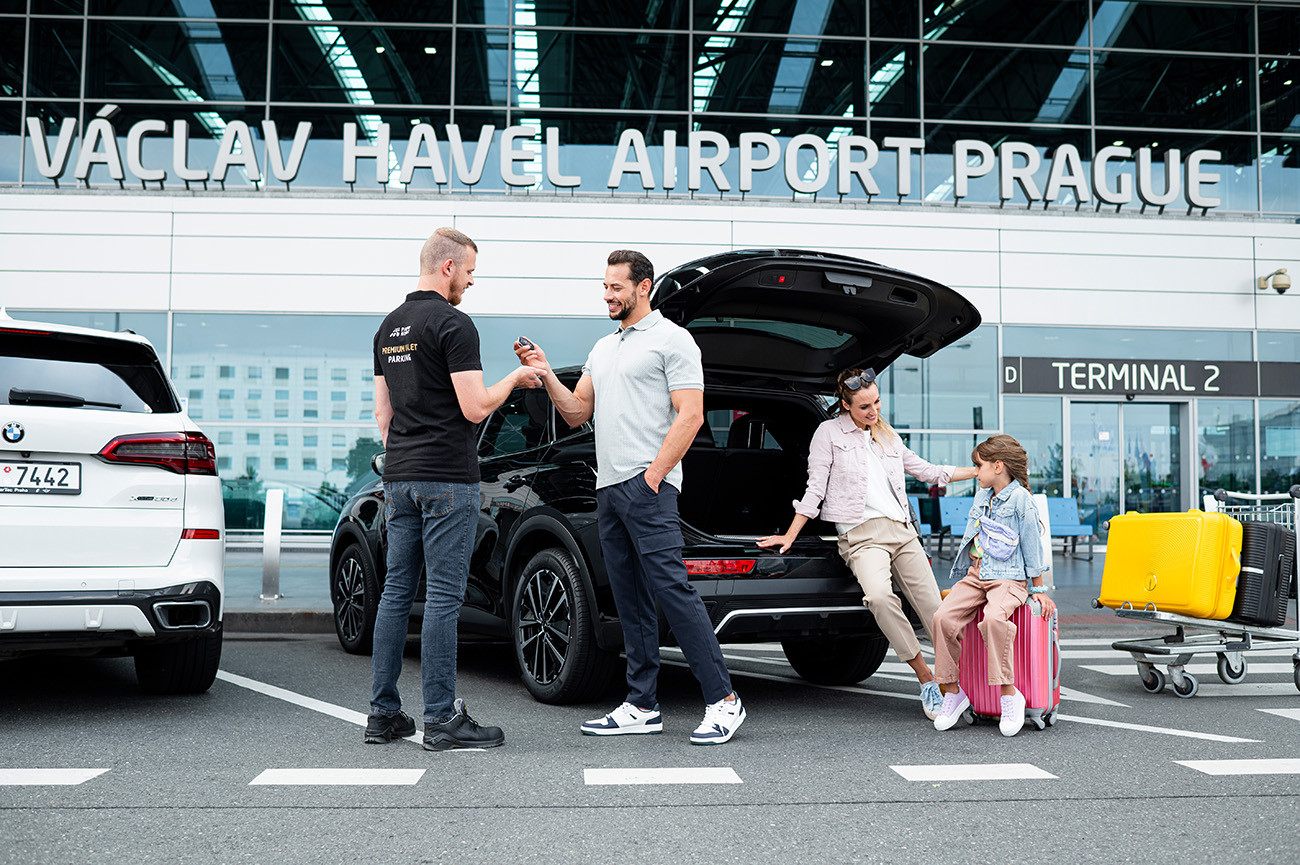 Alles über Parken Comfort Pc Flughafen Prag www.aeroparking.cz